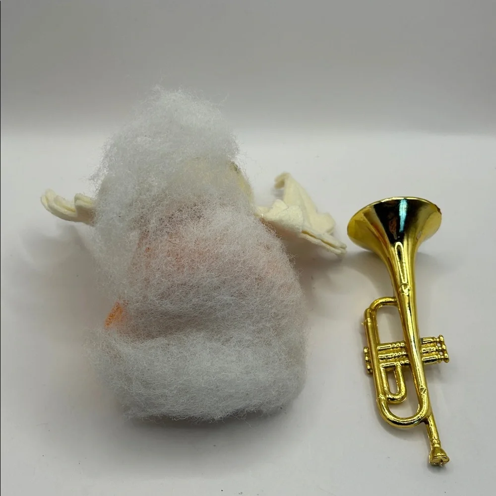 Annalee Angel cherub with gold horn